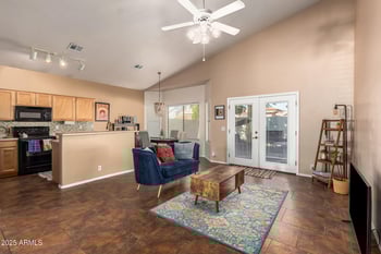 8136 Laurel Ln, Peoria, AZ 85345