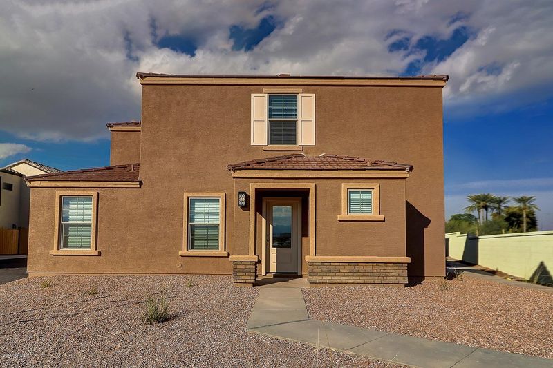 8136 W Agora Ln, Phoenix, AZ 85043
