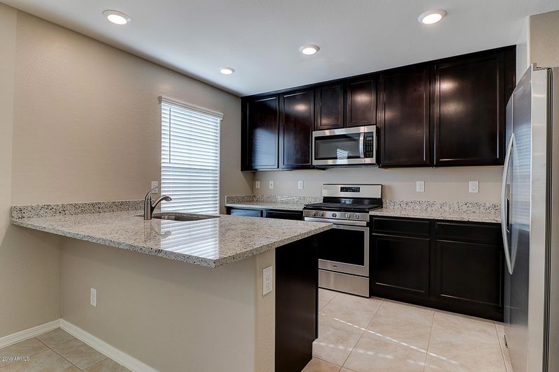 8136 W Agora Ln, Phoenix, AZ 85043