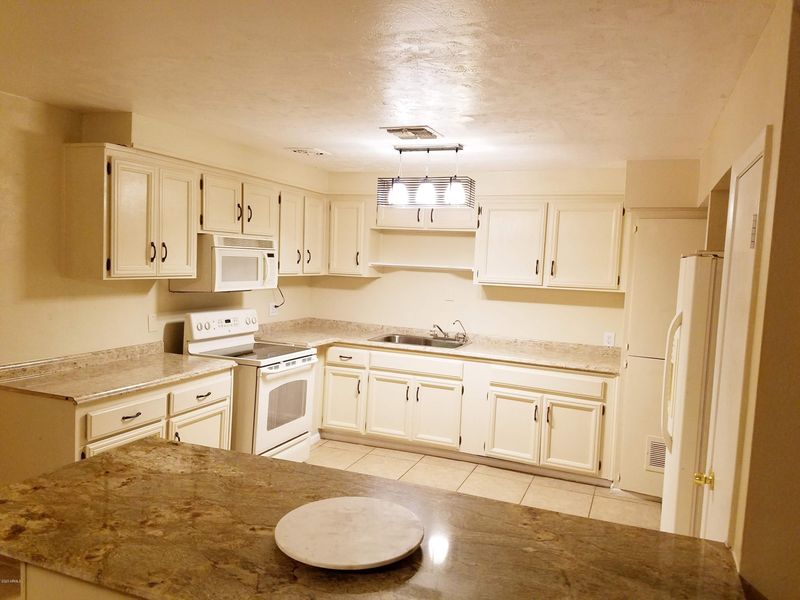 8136 W Fairmount Ave, Phoenix, AZ 85033