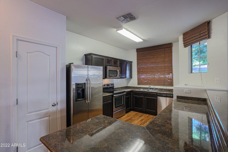 8136 W Lynwood St, Phoenix, AZ 85043