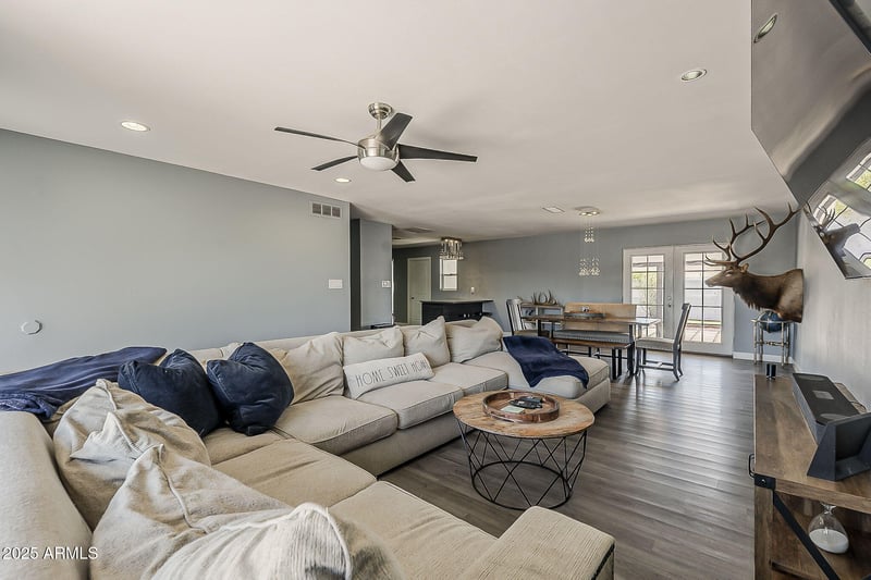 8137 Indian School Rd, Scottsdale, AZ 85251