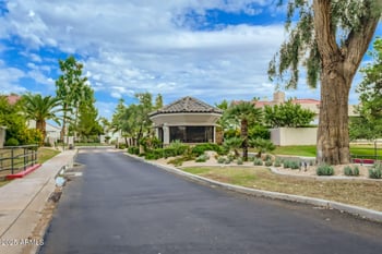 8137 Sunnyside Dr, Scottsdale, AZ 85260