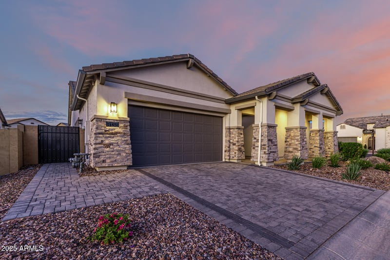 8138 Jacaranda St, Mesa, AZ 85207