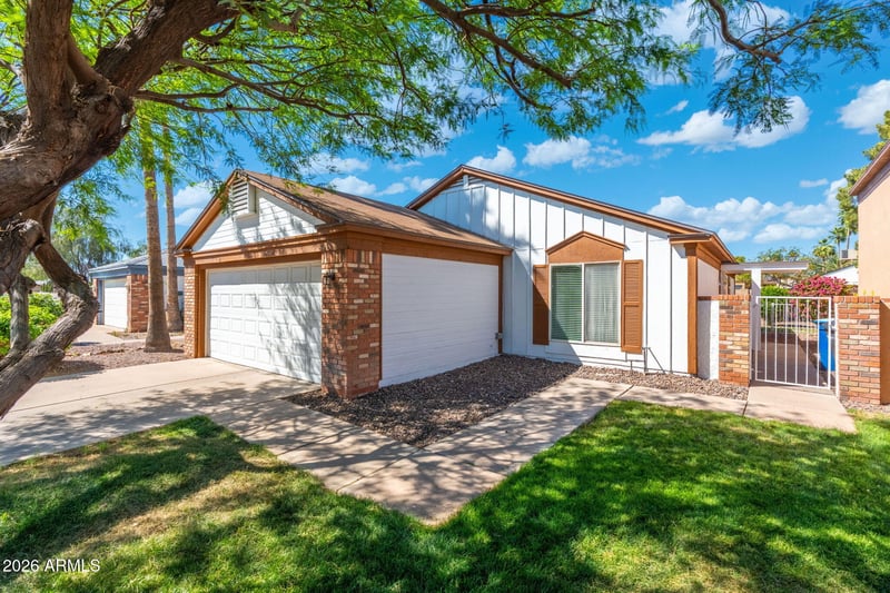 814 Manor Dr, Chandler, AZ 85225