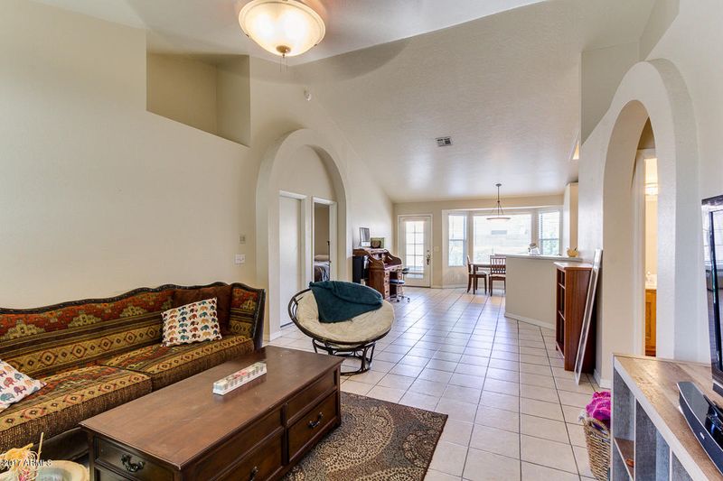 814 W Kyle Ct, Gilbert, AZ 85233