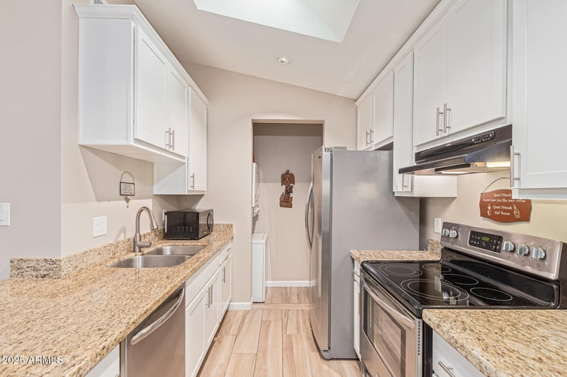 8140 107th Ave #151, Peoria, AZ 85345