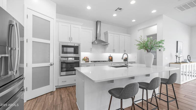 8140 June St, Mesa, AZ 85207