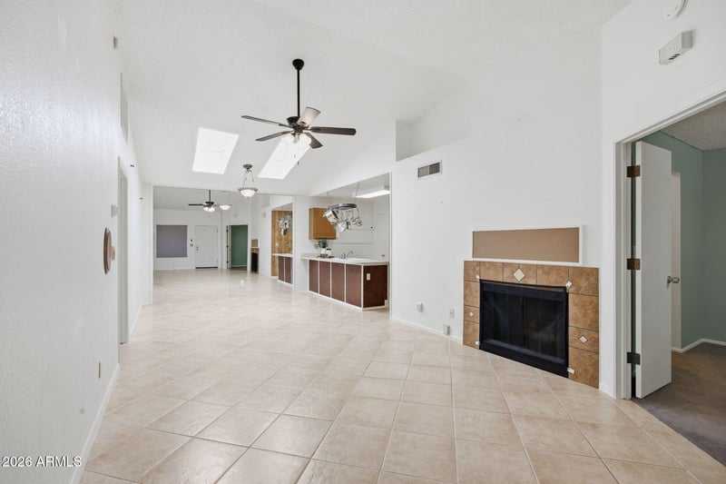8140 107th Ave #310, Peoria, AZ 85345