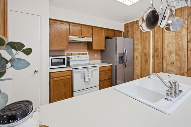 8140 107th Ave #310, Peoria, AZ 85345