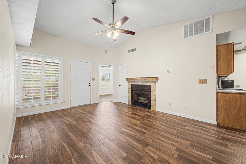 8140 N 107th Ave #91, Peoria, AZ 85345