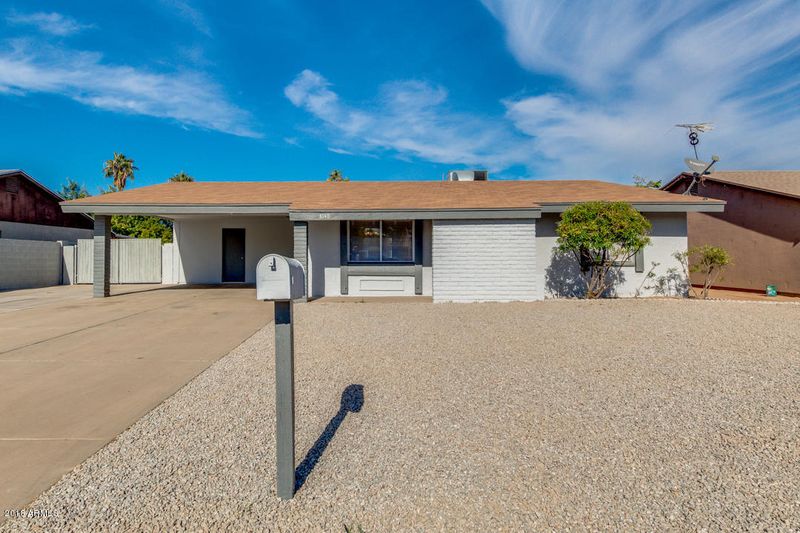 8140 W Heatherbrae Dr, Phoenix, AZ 85033