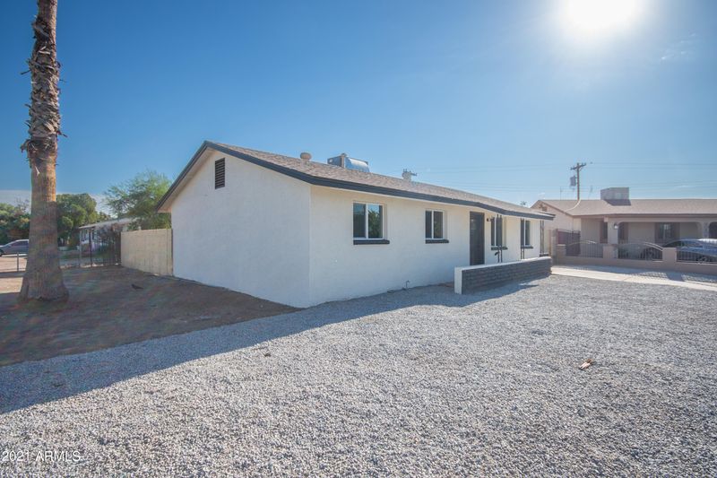 8145 W Avalon Dr, Phoenix, AZ 85033