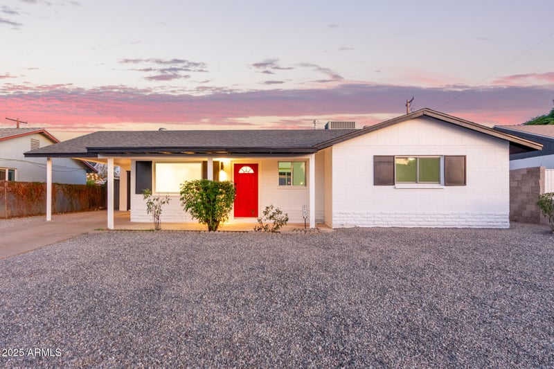 8147 Clarendon Ave, Phoenix, AZ 85033