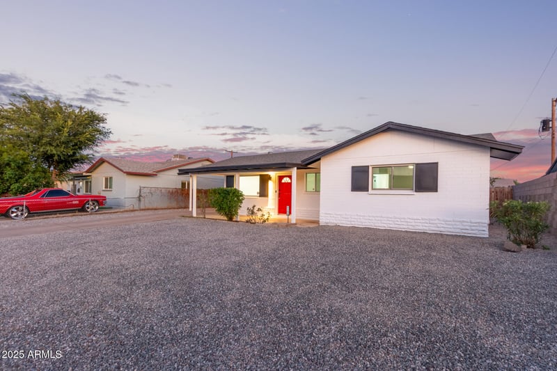 8147 Clarendon Ave, Phoenix, AZ 85033