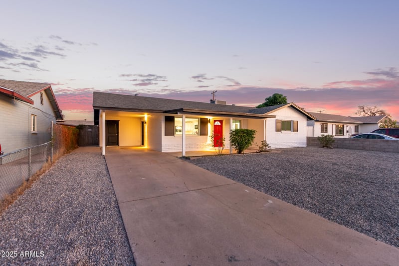 8147 Clarendon Ave, Phoenix, AZ 85033