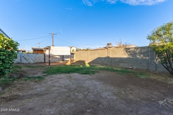 8147 Clarendon Ave, Phoenix, AZ 85033