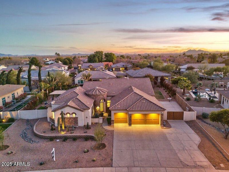 815 E County Down Dr, Chandler, AZ 85249