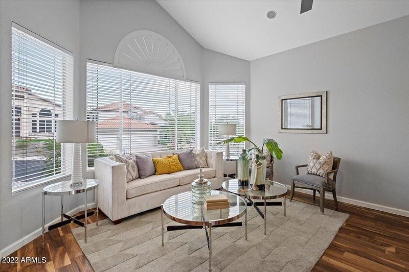 815 E Mountain Vista Dr, Phoenix, AZ 85048