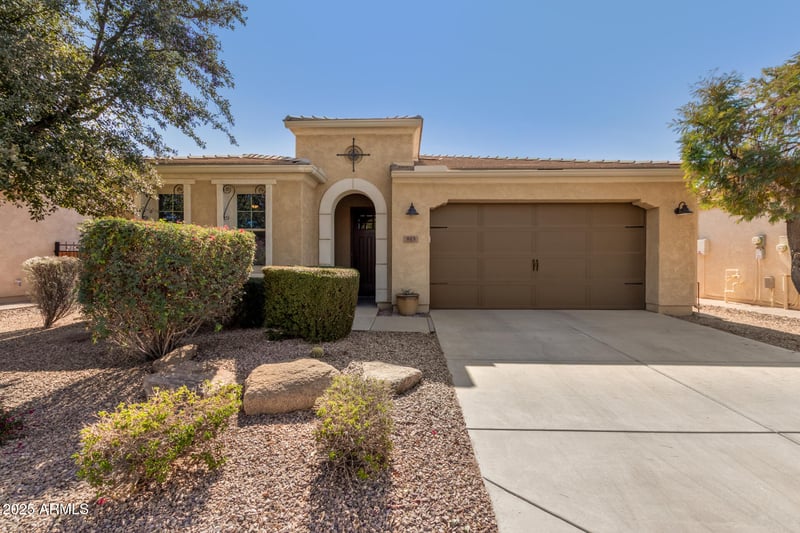 815 Laddoos Ave, San Tan Valley, AZ 85140