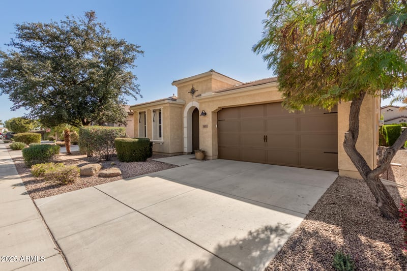815 Laddoos Ave, San Tan Valley, AZ 85140