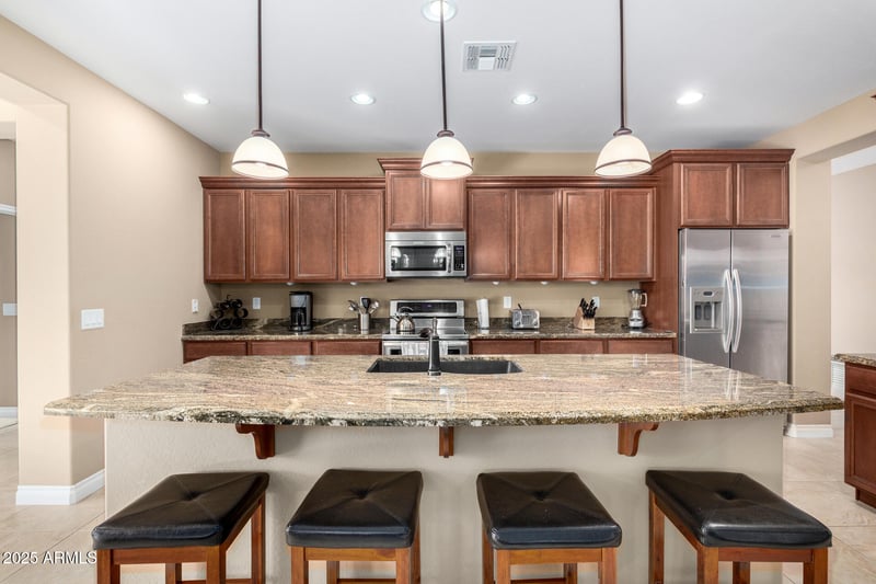 815 Laddoos Ave, San Tan Valley, AZ 85140