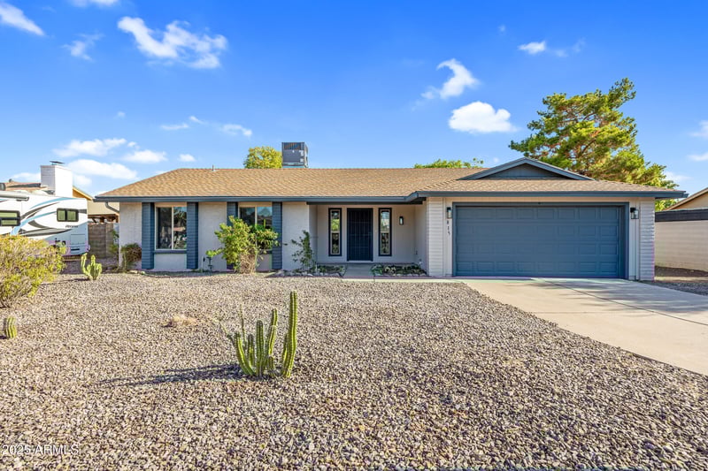 815 Paradise Ln, Phoenix, AZ 85022