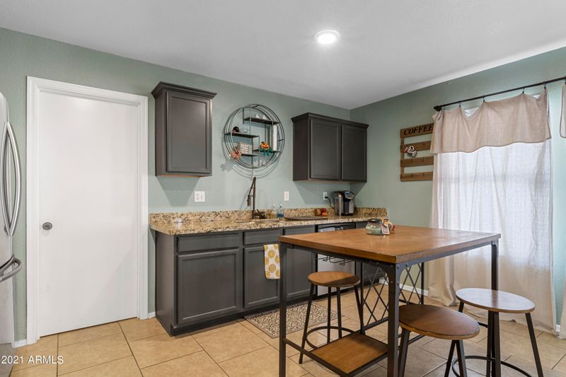 8150 E Peralta Ave, Mesa, AZ 85212