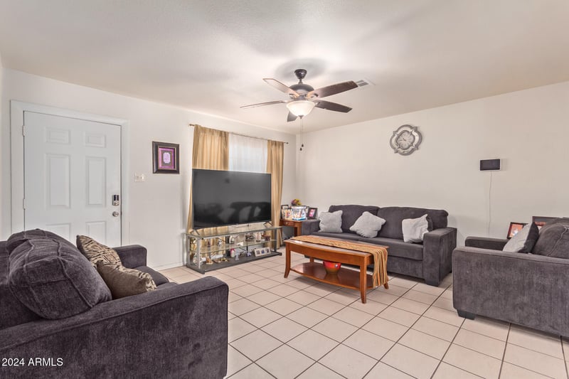 8151 Clarendon Ave, Phoenix, AZ 85033