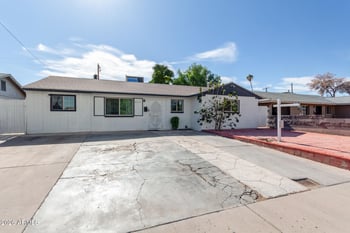 8151 Clarendon Ave, Phoenix, AZ 85033