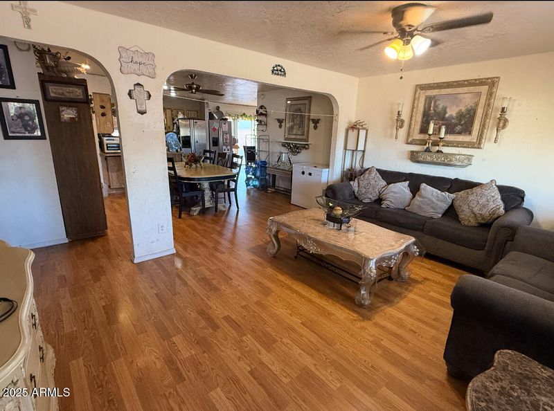 8151 W Westview Dr, Phoenix, AZ 85033