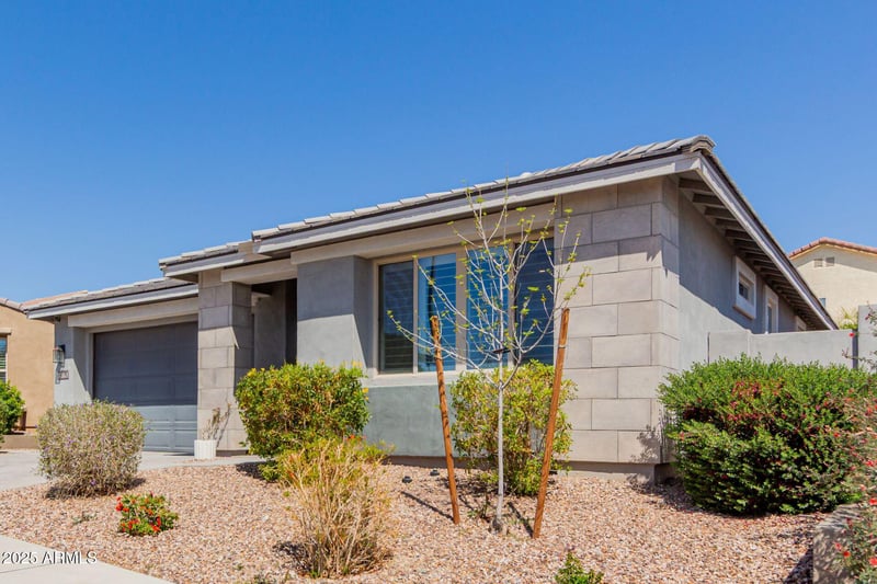 816 Amberwood Dr, Phoenix, AZ 85048