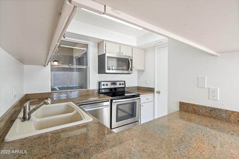 816 Melody Ln, Tempe, AZ 85281