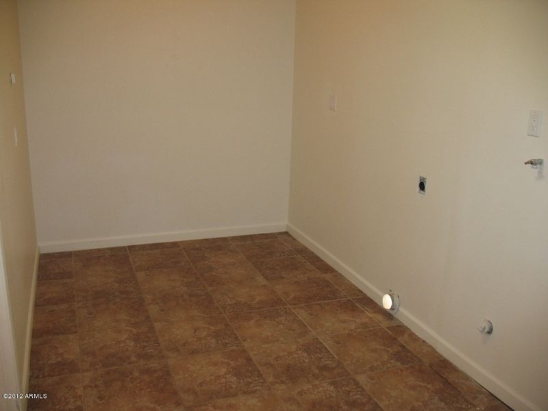 8161 W Elm St, Phoenix, AZ 85033