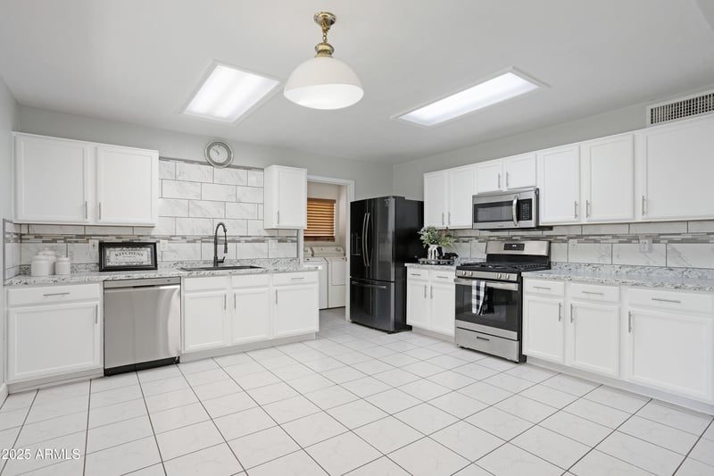 8163 Posada Ave, Mesa, AZ 85212