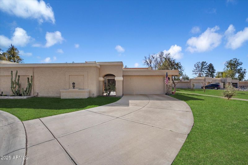 8165 E Del Marino Dr, Scottsdale, AZ 85258