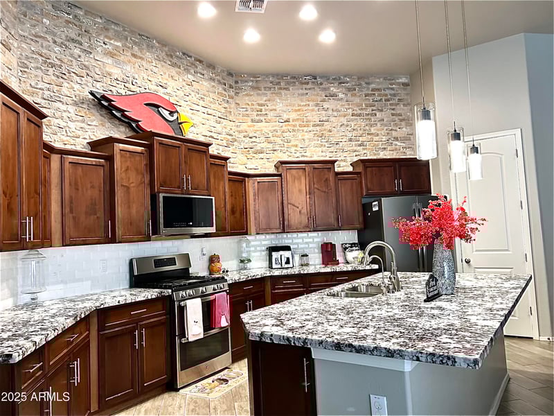 817 Ardmore Rd, Phoenix, AZ 85041