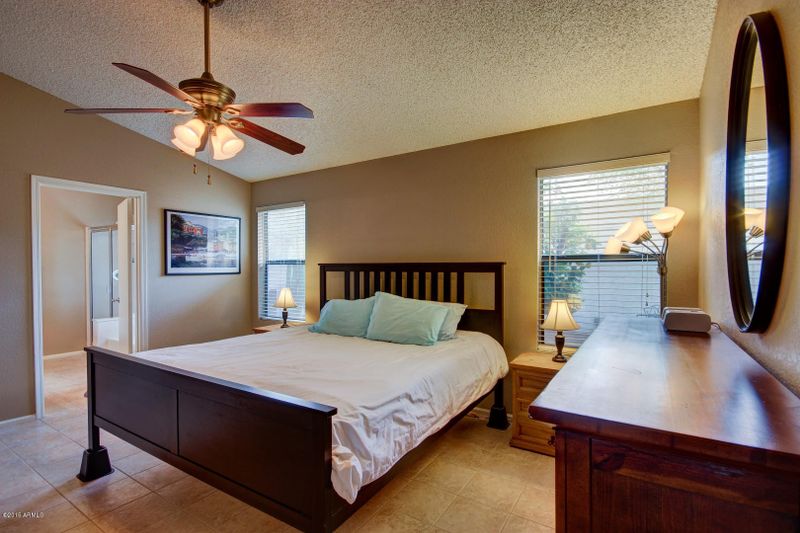 817 E Rosemonte Dr, Phoenix, AZ 85024