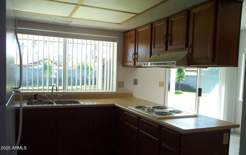 817 Knowles Cir, Mesa, AZ 85210