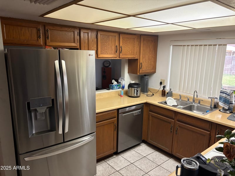 817 Knowles Cir, Mesa, AZ 85210