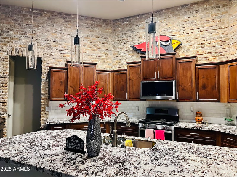 817 Ardmore Rd, Phoenix, AZ 85041