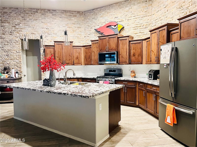 817 Ardmore Rd, Phoenix, AZ 85041