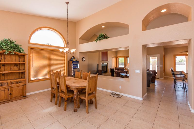 817 W Cloud Rd, Phoenix, AZ 85086