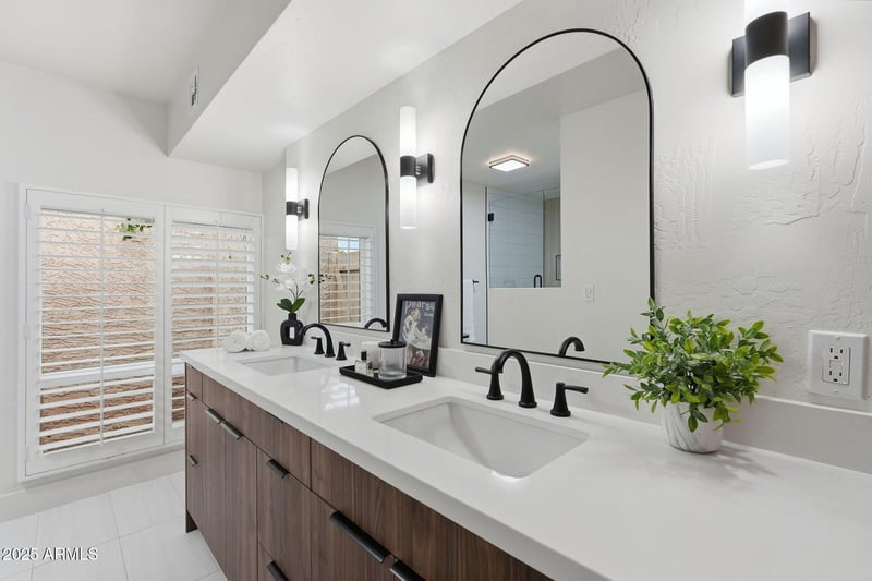 8171 Del Caverna Dr, Scottsdale, AZ 85258