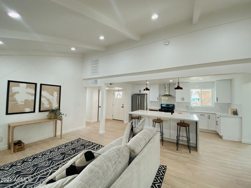818 E Cavalier Dr, Phoenix, AZ 85014