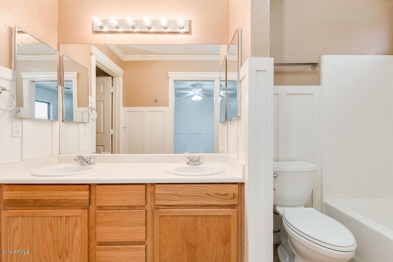 818 E Rossi Ct, San Tan Valley, AZ 85140