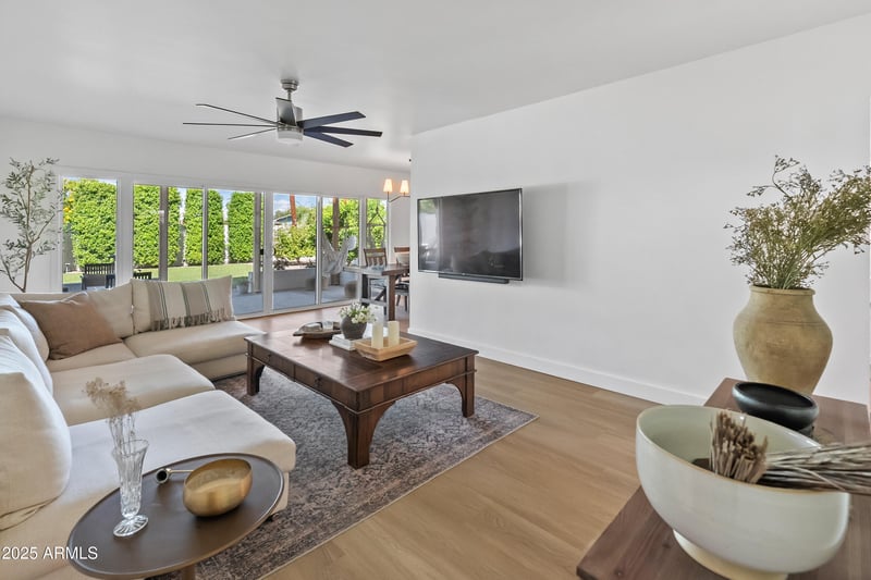818 Indianola Ave, Phoenix, AZ 85013