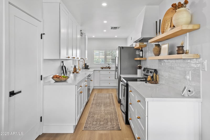 818 Indianola Ave, Phoenix, AZ 85013
