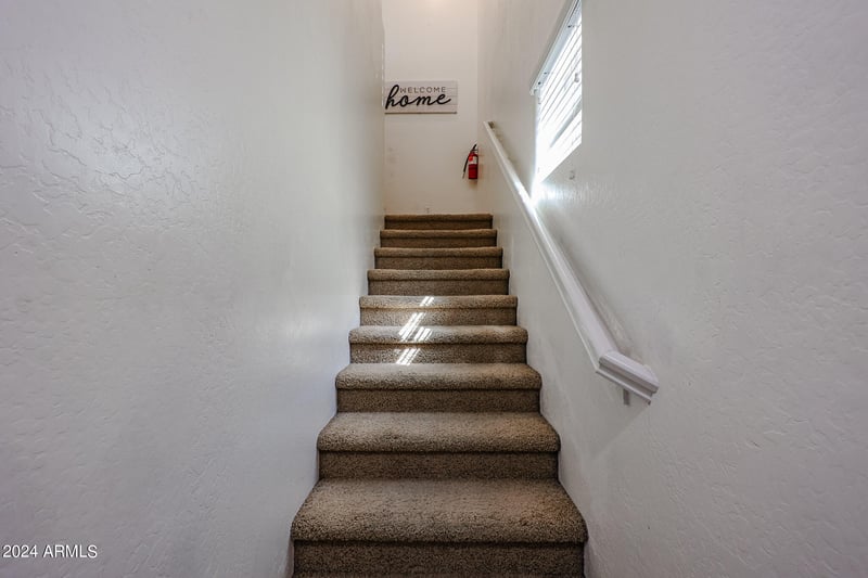 8186 Colcord Canyon Rd, Phoenix, AZ 85043