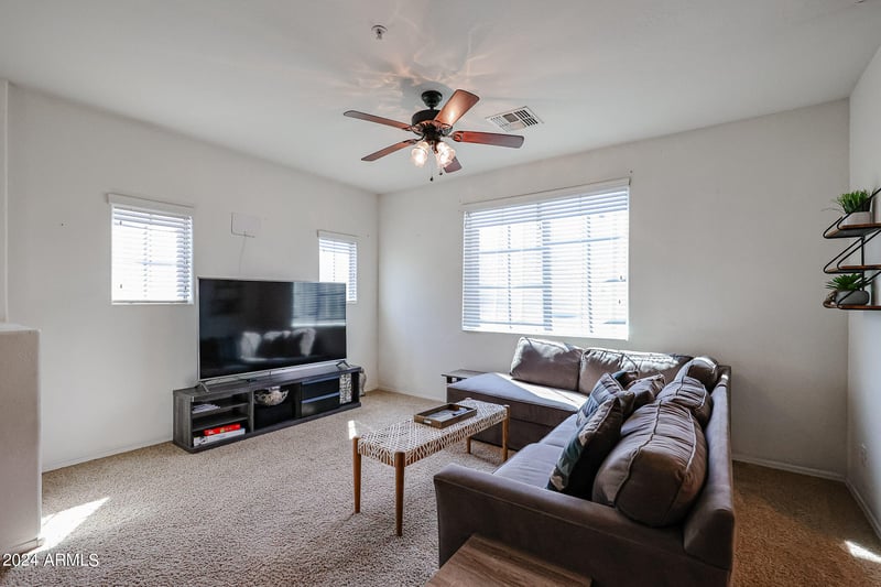 8186 Colcord Canyon Rd, Phoenix, AZ 85043